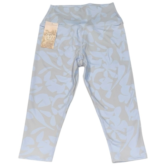 Sage Collective Pants - SAGE Collective Capri Crop Leggings Floral Baby Blue Gray NWT XS